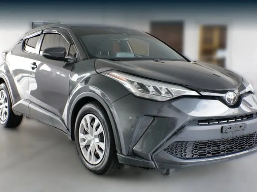 2021 Toyota C-HR LE photo 1