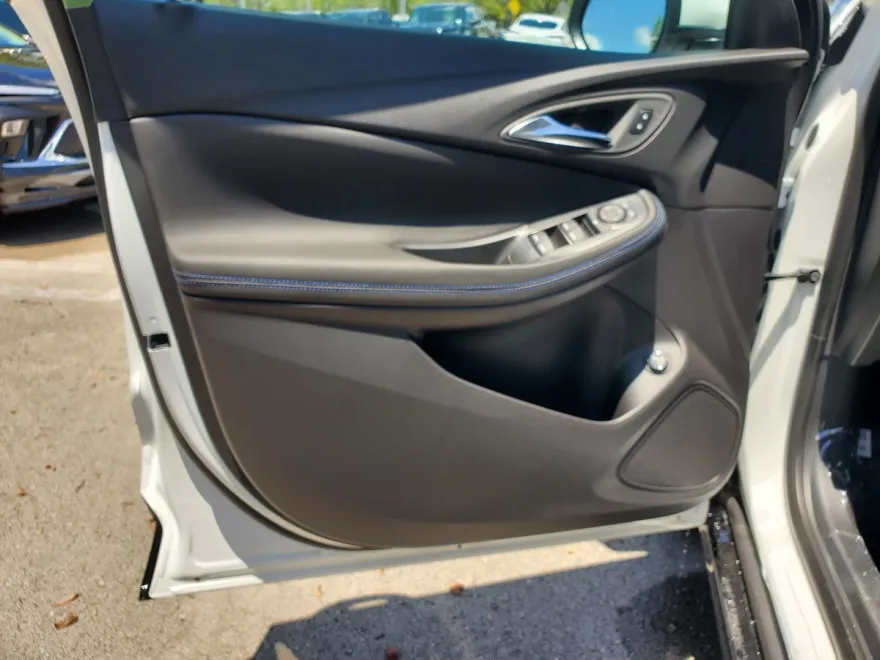 2026 Buick Encore GX Sport Touring photo 1