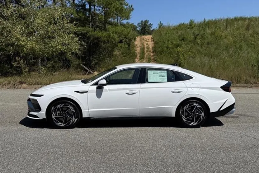 2026 Hyundai Sonata SEL Sport photo 1