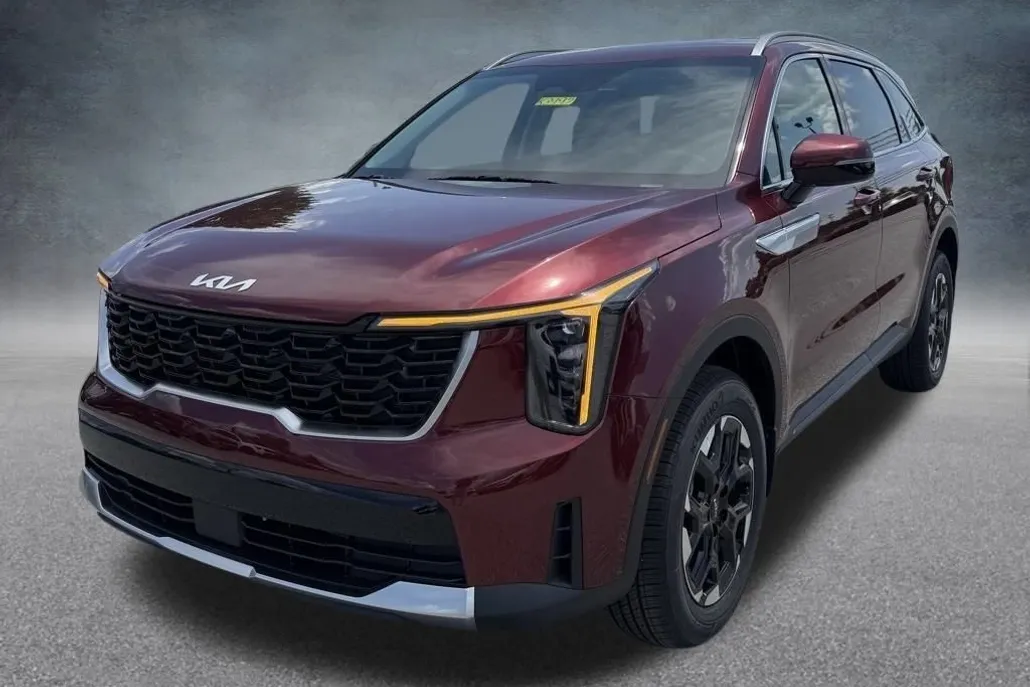 2025 Kia Sorento S photo 1