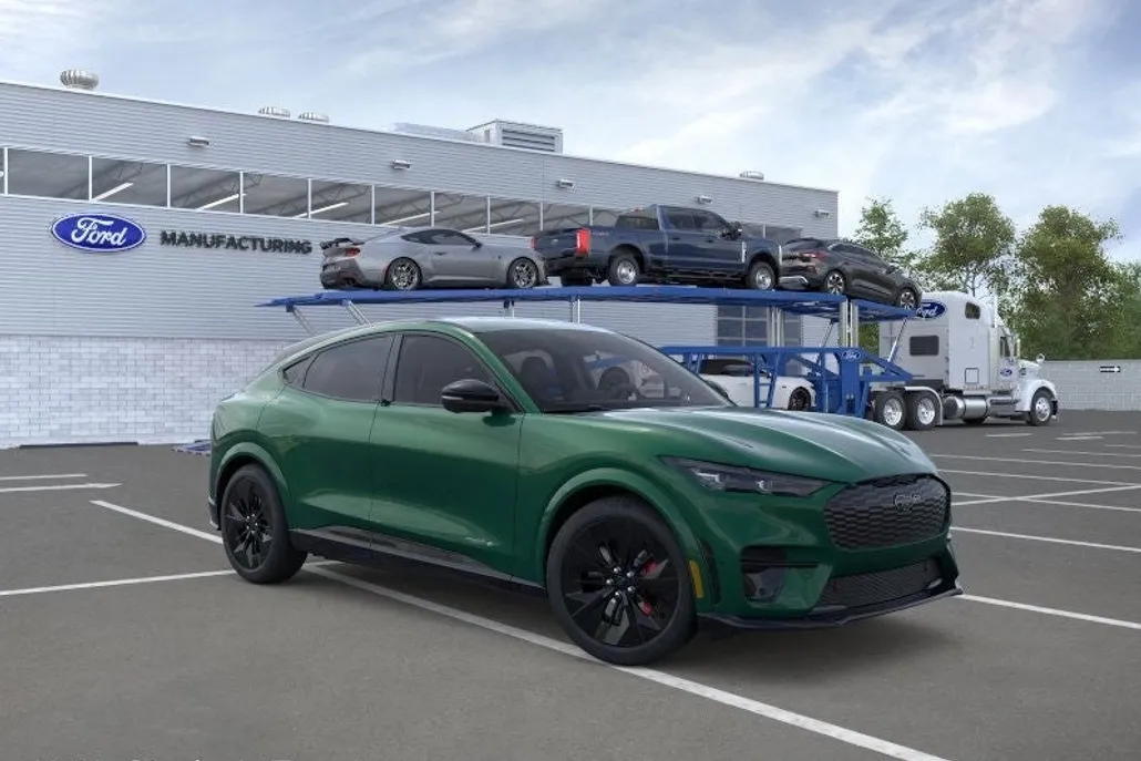 2025 Ford Mustang Mach-E GT photo 1