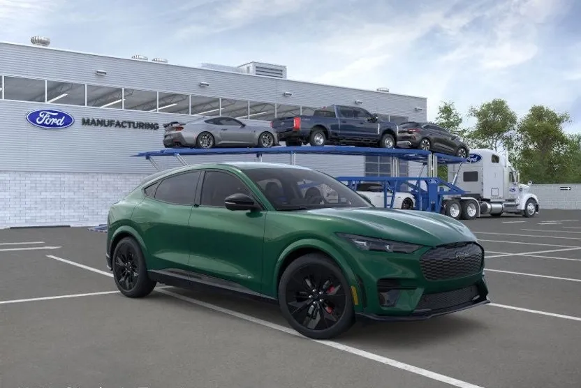 2025 Ford Mustang Mach-E GT photo 1