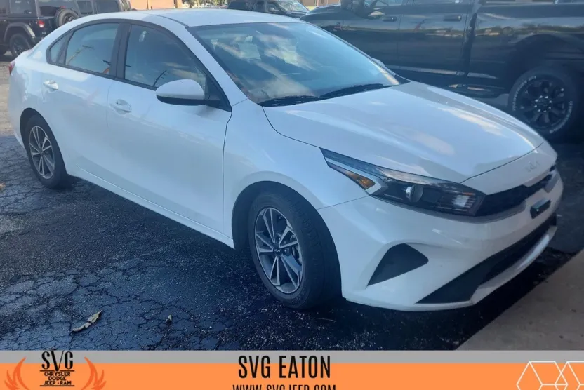 2023 Kia Forte LXS photo 1