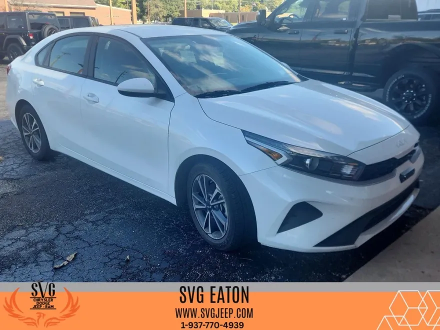 2023 Kia Forte LXS photo 1