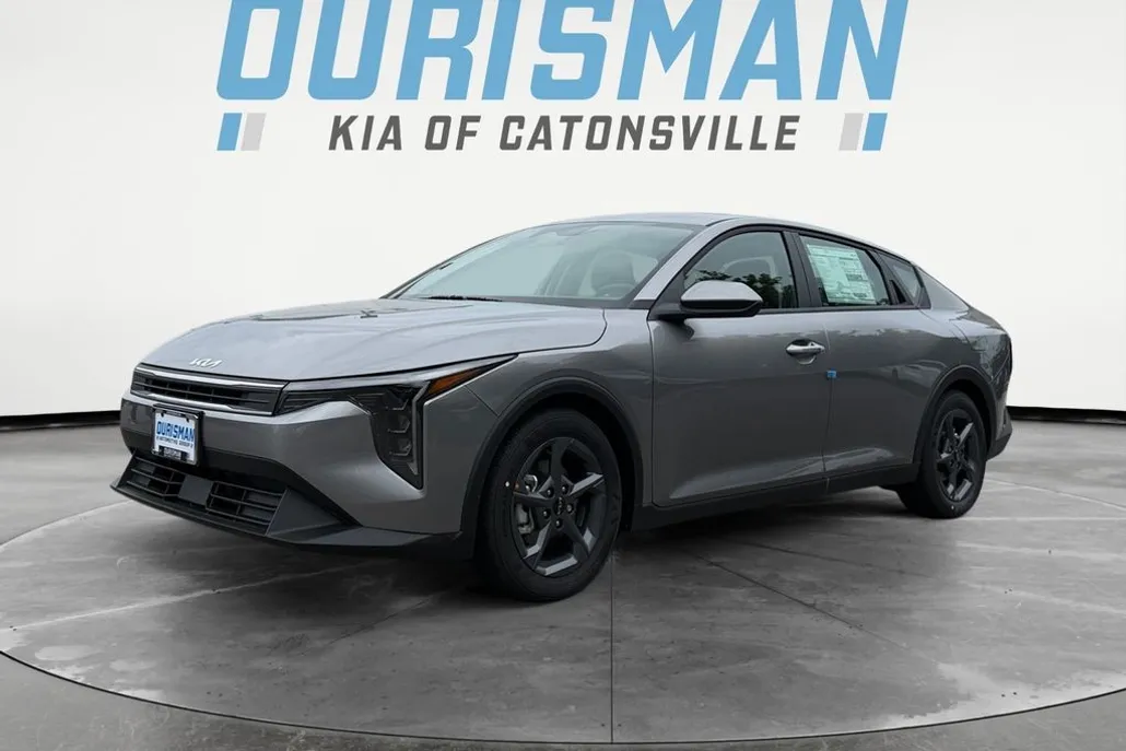 2025 Kia K4 LXS photo 1