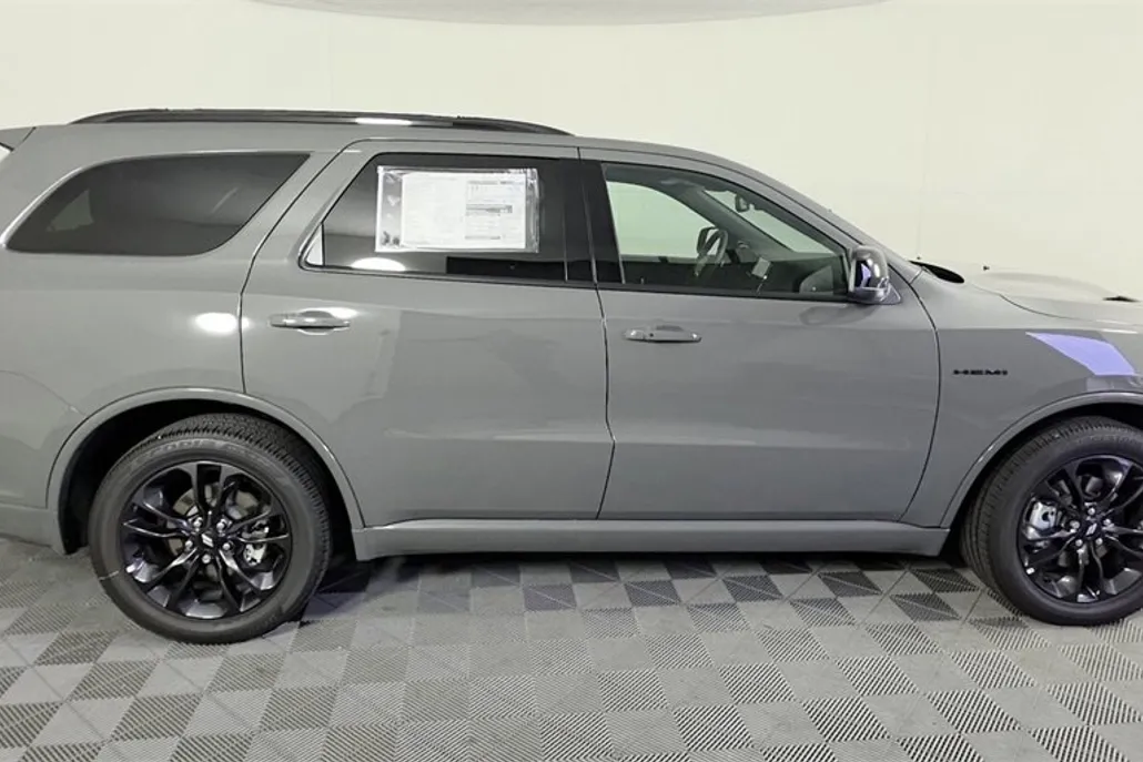 2025 Dodge Durango R/T photo 1