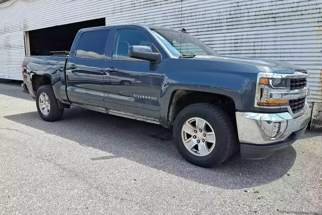2018 Chevrolet Silverado 1500 LT photo 1