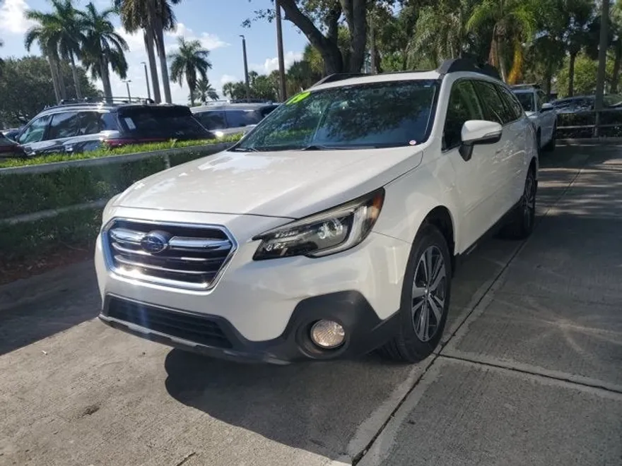 2019 Subaru Outback 2.5i Limited photo 1