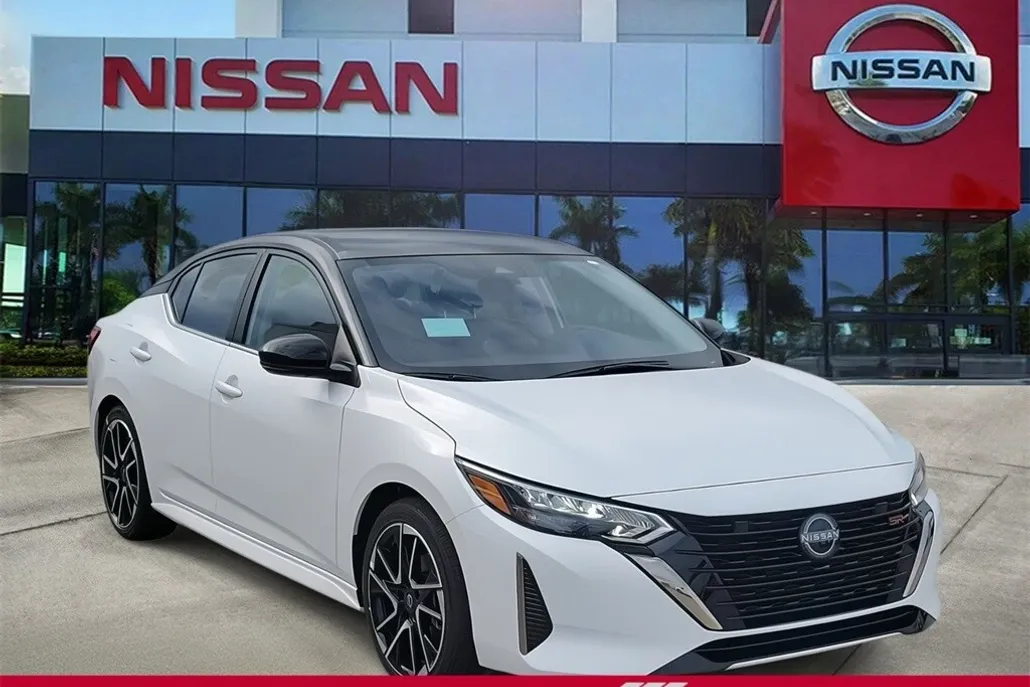 2025 Nissan Sentra SR photo 1