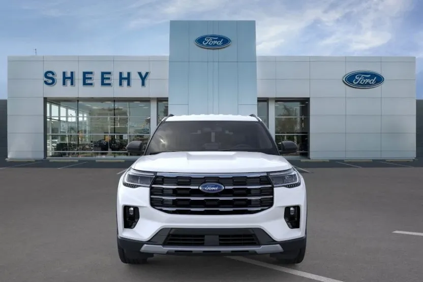2025 Ford Explorer photo 1