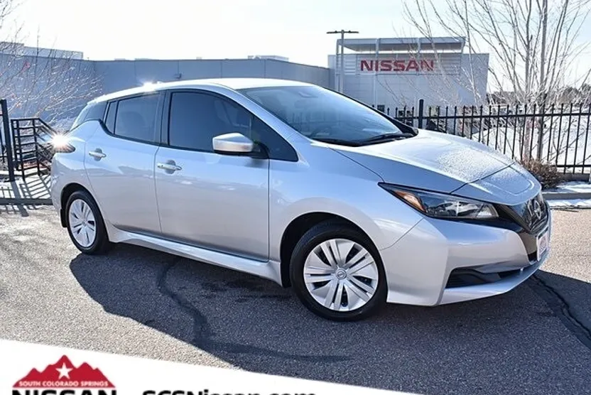 2025 Nissan Leaf S photo 1