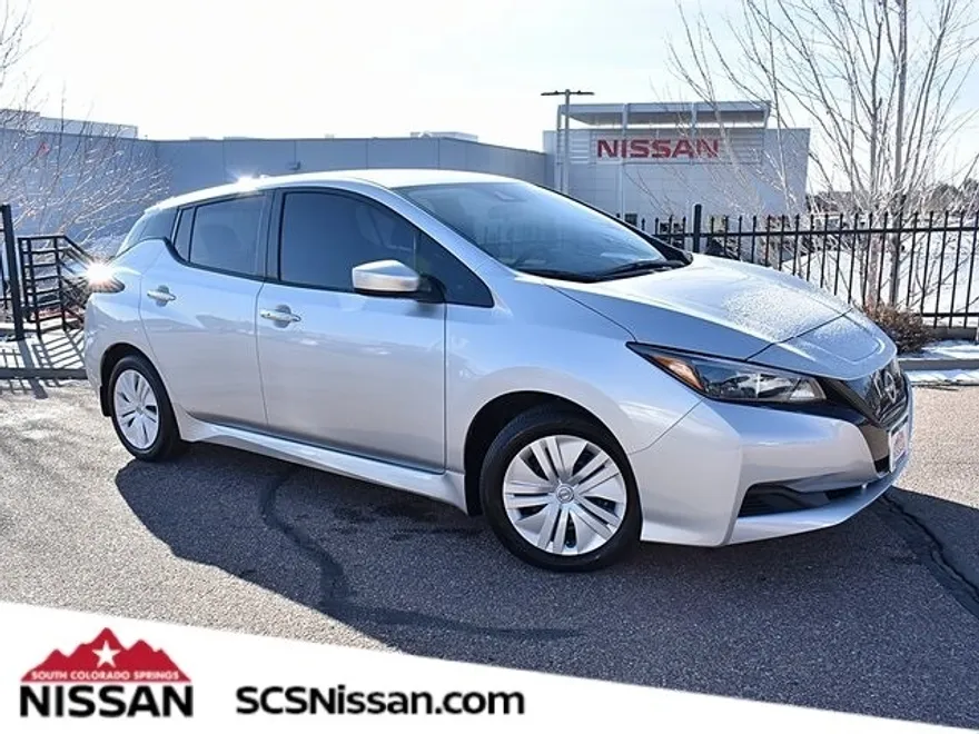 2025 Nissan Leaf S photo 1