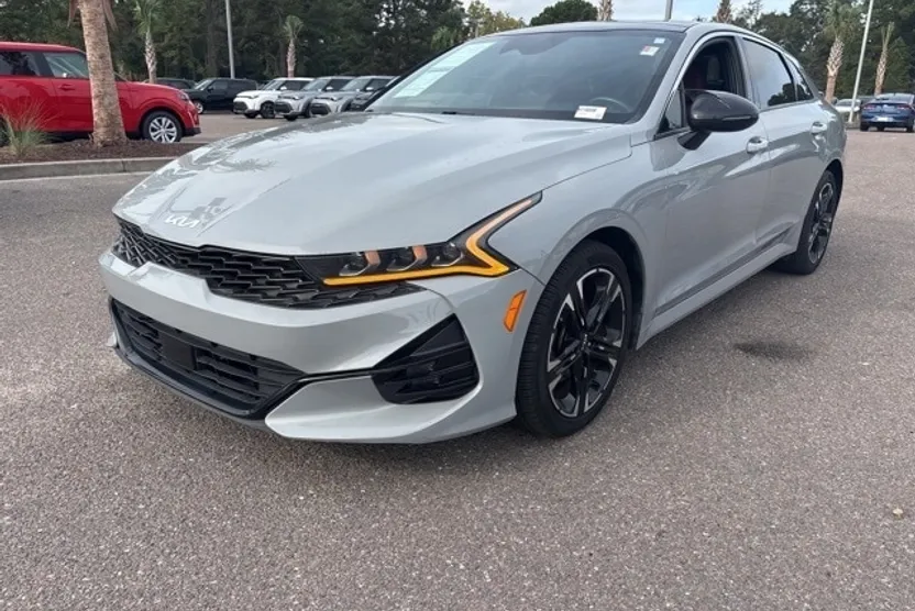 2022 Kia K5 GT-Line photo 1