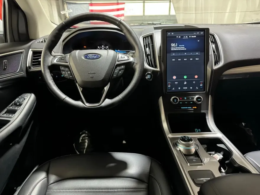 2024 Ford Edge SEL photo 15