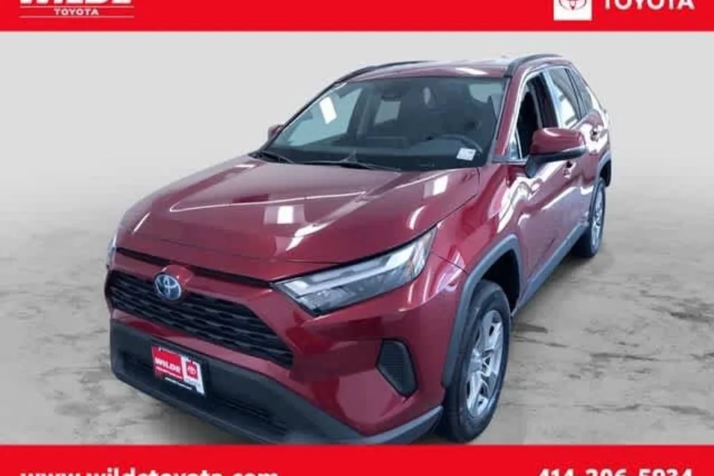 2024 Toyota RAV4 Hybrid XLE photo 1