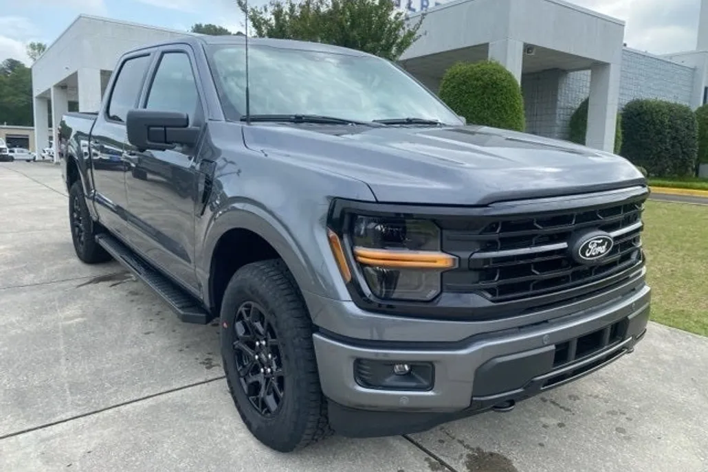 2025 Ford F-150 XLT photo 1