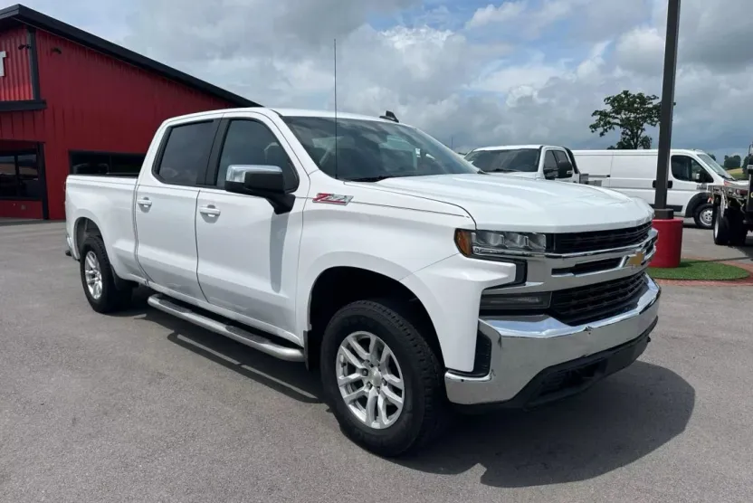 2019 Chevrolet Silverado 1500 LT photo 1
