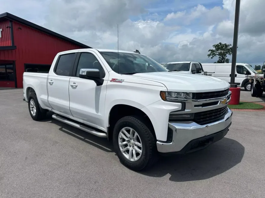 2019 Chevrolet Silverado 1500 LT photo 1