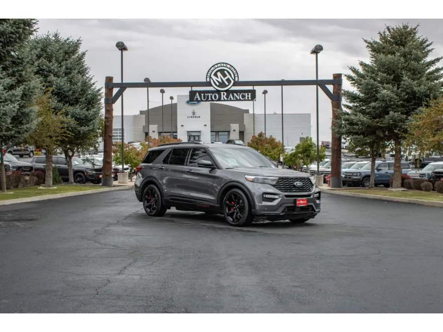 2021 Ford Explorer ST photo 1