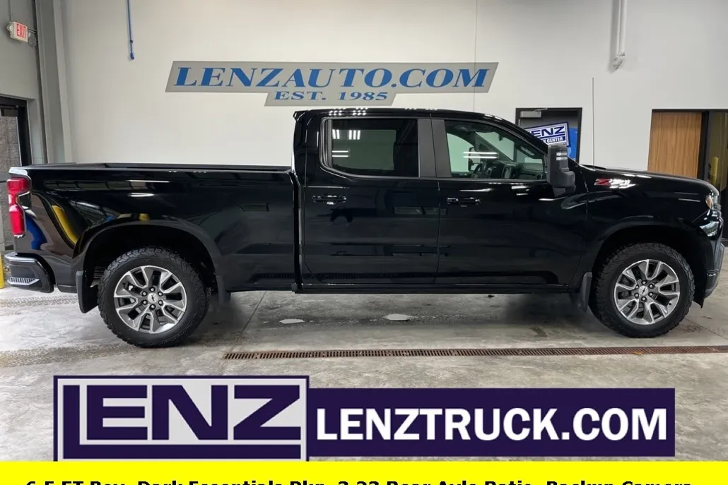 2022 Chevrolet Silverado 1500 RST photo 1