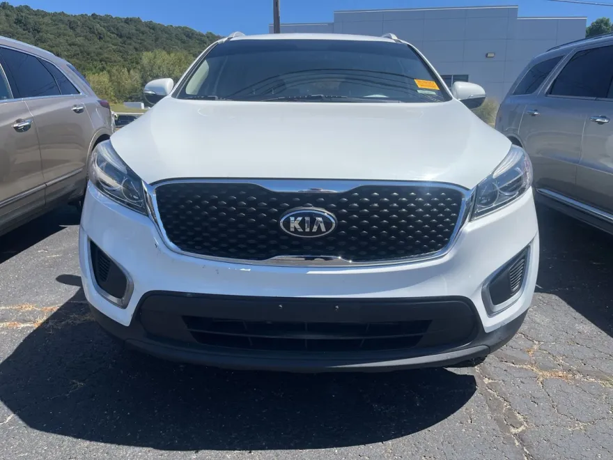 2017 Kia Sorento LX photo 1