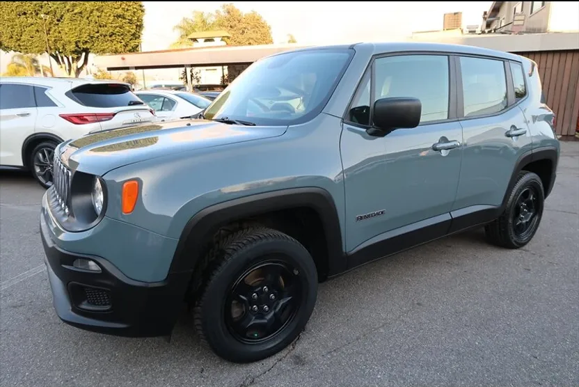 2013 Jeep Renegade Sport photo 1