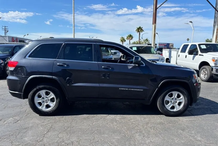 2015 Jeep Grand Cherokee Laredo photo 1