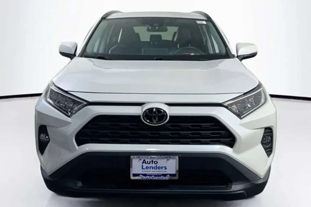2021 Toyota RAV4 XLE Premium photo 1