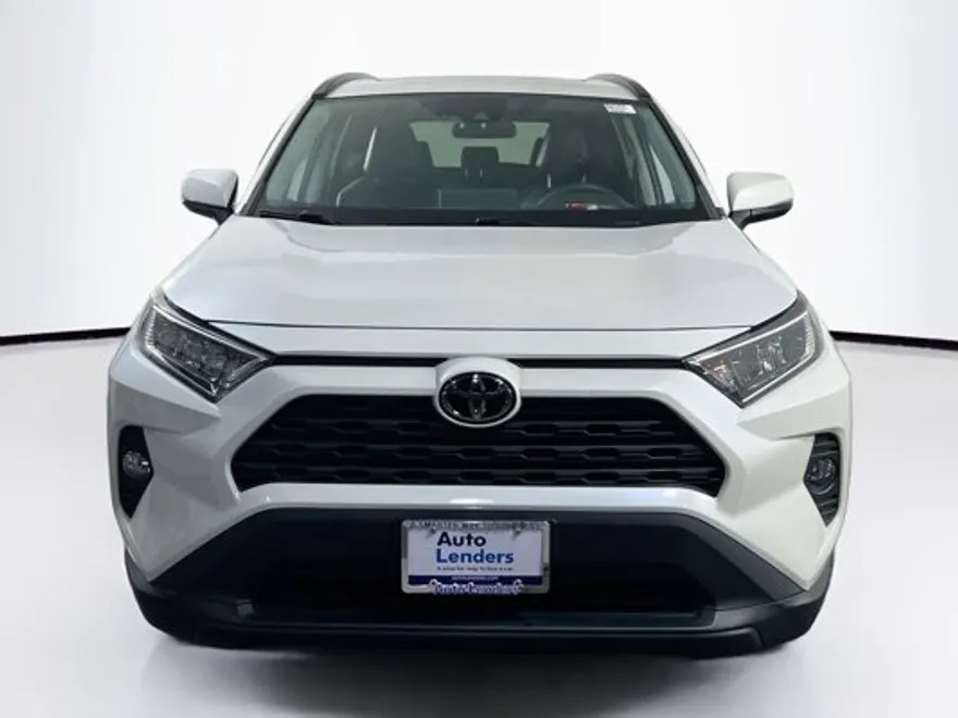 2021 Toyota RAV4 XLE Premium photo 1