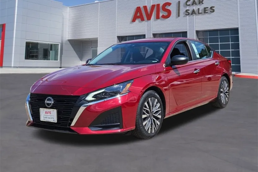 2024 Nissan Altima 2.5 SV photo 1