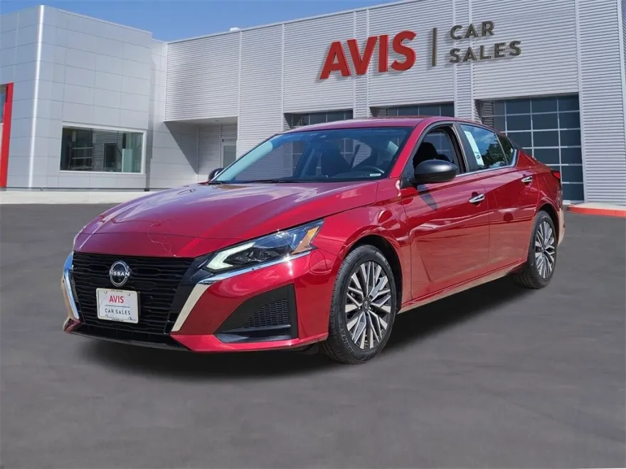 2024 Nissan Altima 2.5 SV photo 1