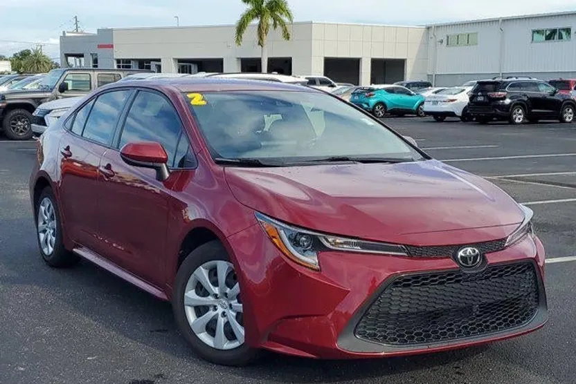 2022 Toyota Corolla LE photo 1