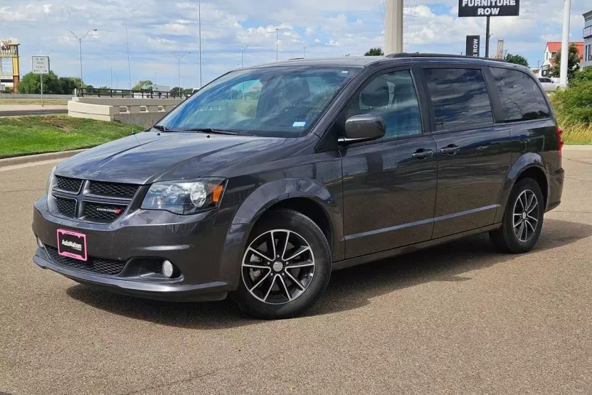 2019 Dodge Grand Caravan GT photo 1