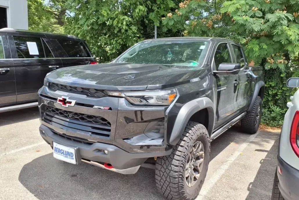 2024 Chevrolet Colorado ZR2 photo 1