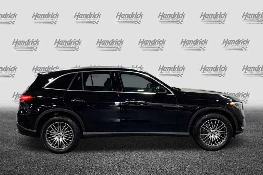 2026 Mercedes Benz GLC 300 photo 1