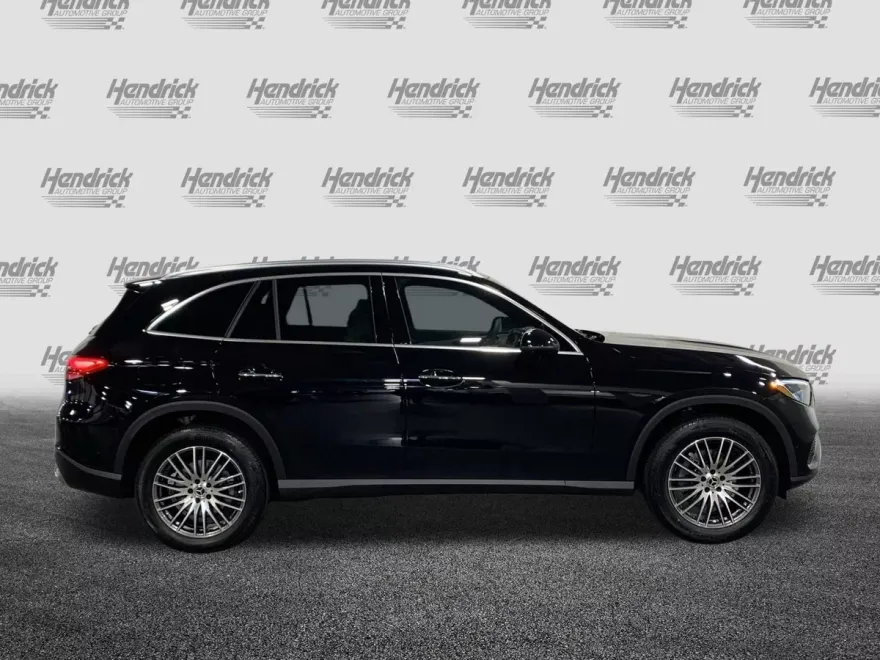 2026 Mercedes Benz GLC 300 photo 1