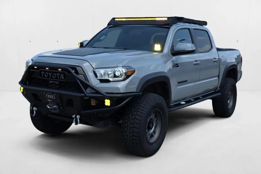 2019 Toyota Tacoma TRD photo 1