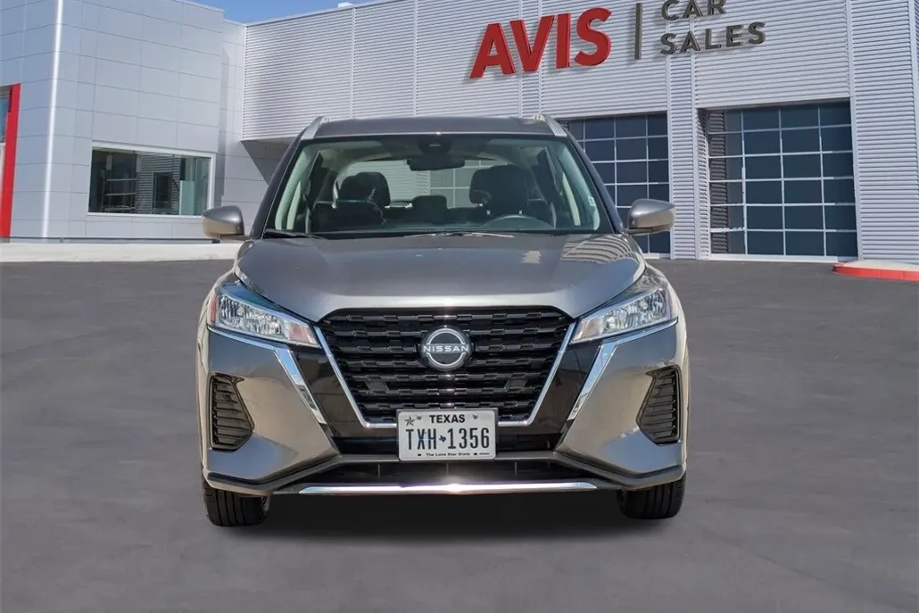 2024 Nissan Kicks SV photo 1