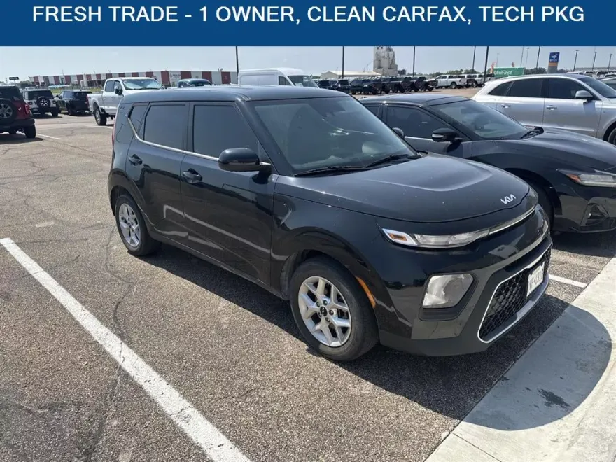 2022 Kia Soul LX photo 1