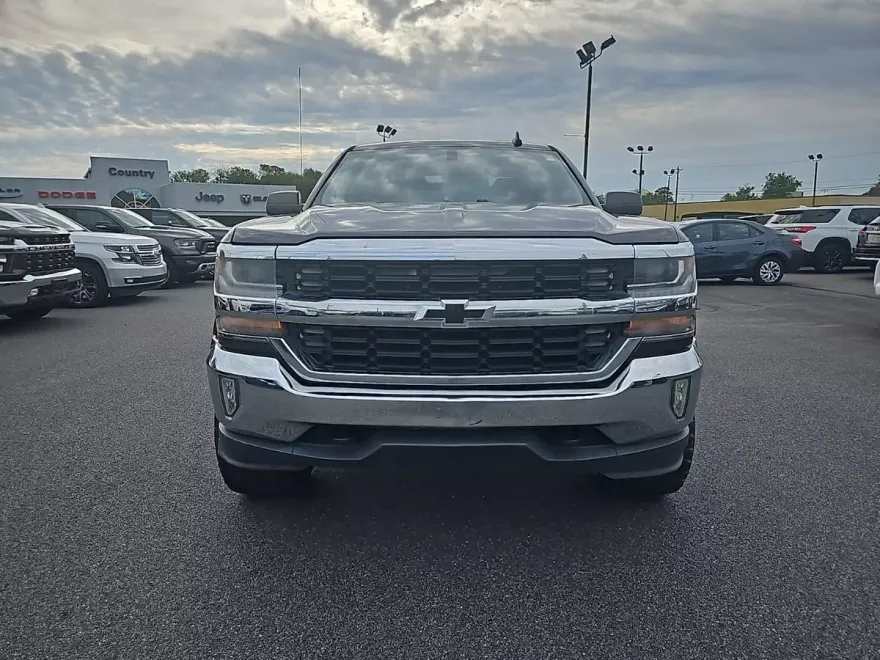 2016 Chevrolet Silverado 1500 LT photo 1