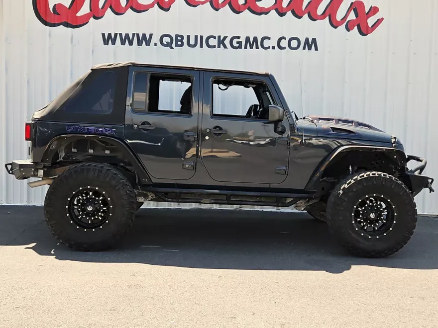 2016 Jeep Wrangler Unlimited Rubicon photo 1