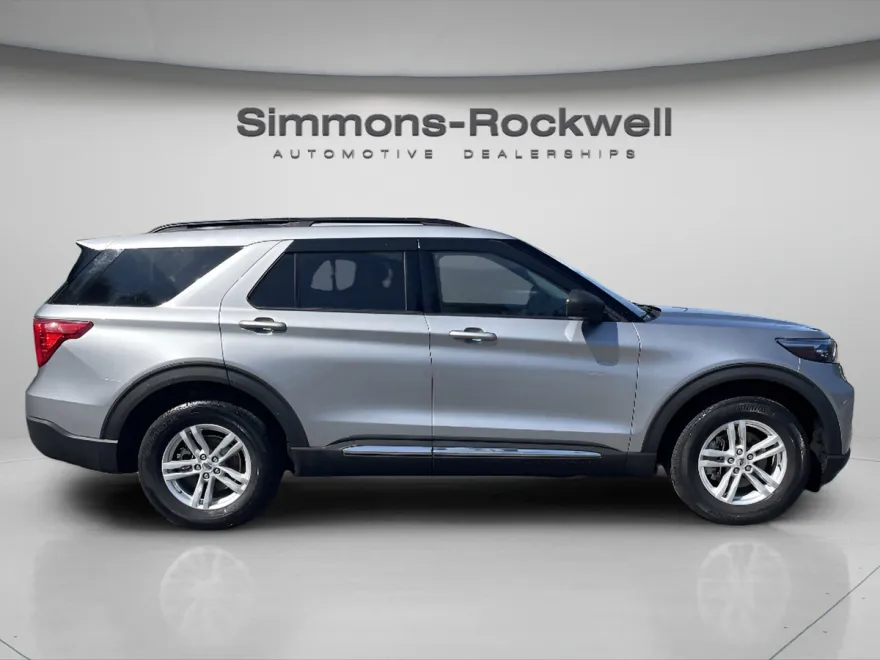 2022 Ford Explorer XLT photo 1