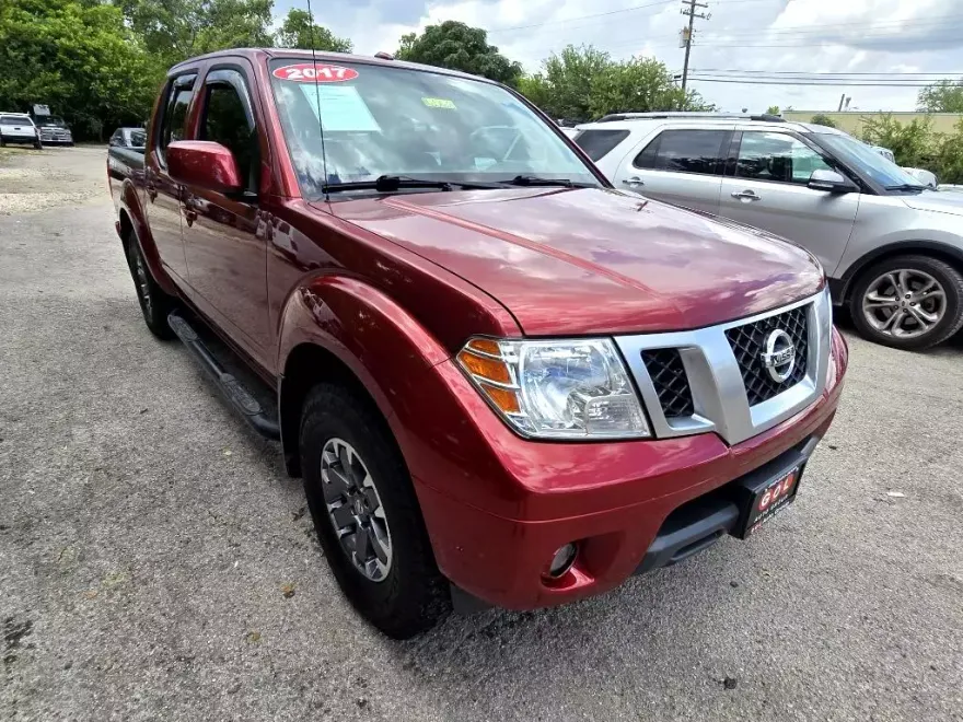 2017 Nissan Frontier PRO-4X Crew Cab photo 1