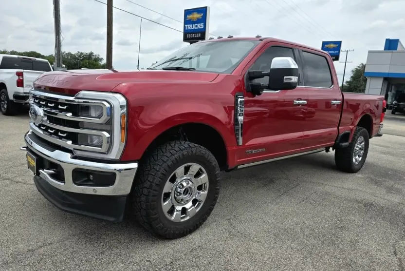2023 Ford F-250 Lariat photo 1