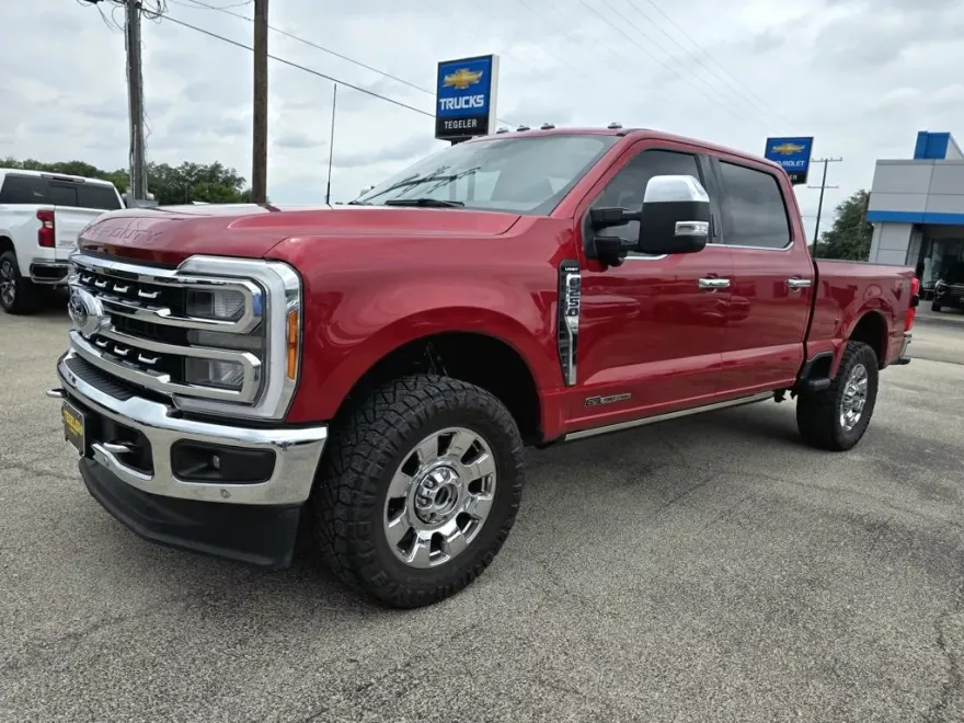 2023 Ford F-250 Lariat photo 1