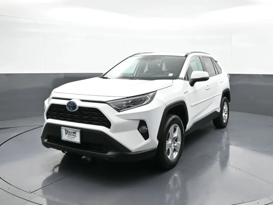 2020 Toyota RAV4 Hybrid XLE photo 1