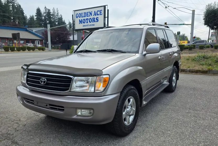 2001 Toyota Land Cruiser VX photo 1