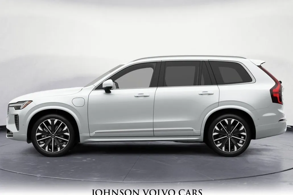 2026 Volvo XC90 Plus T8 photo 1