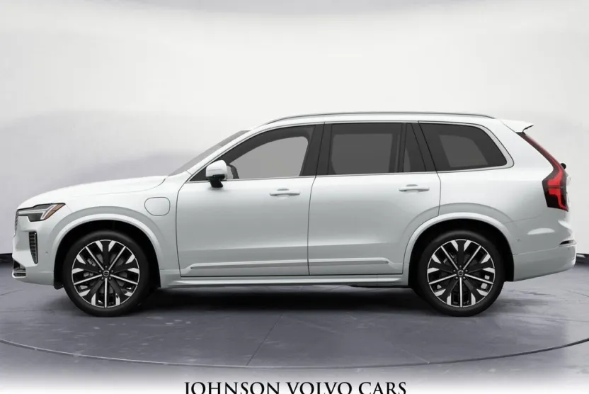 2026 Volvo XC90 Plus T8 photo 1