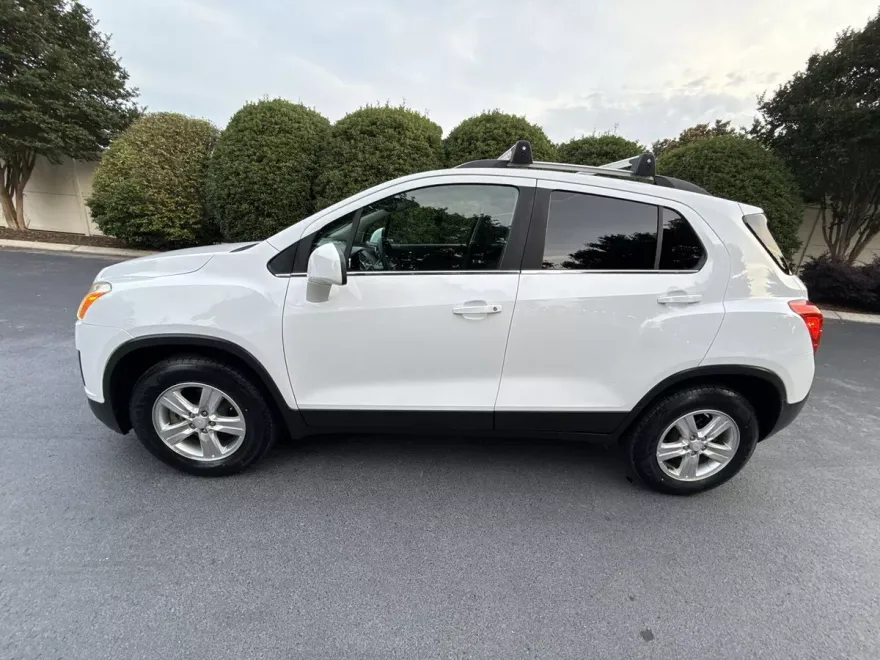 2016 Chevrolet Trax LT photo 1